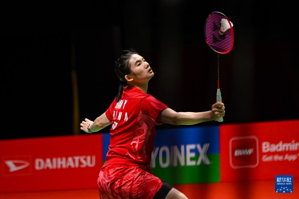 不仅依赖于 不仅依赖于