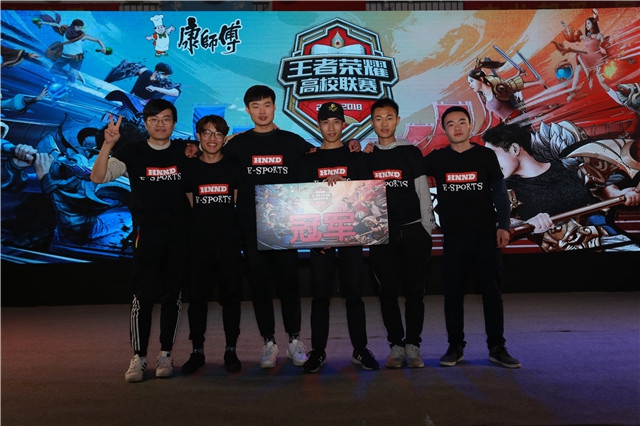 巴黎舞台上 巴黎舞台上